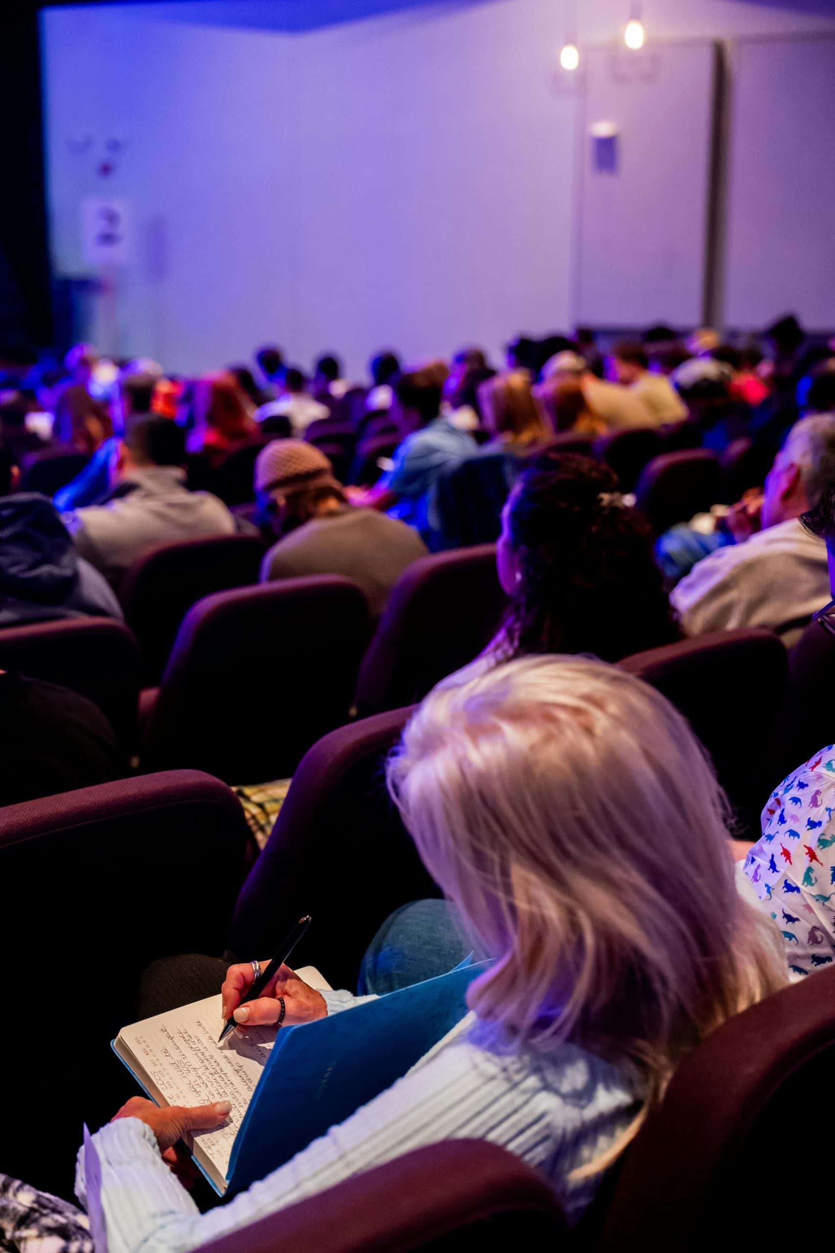 pexels-caleboquendo-35555129